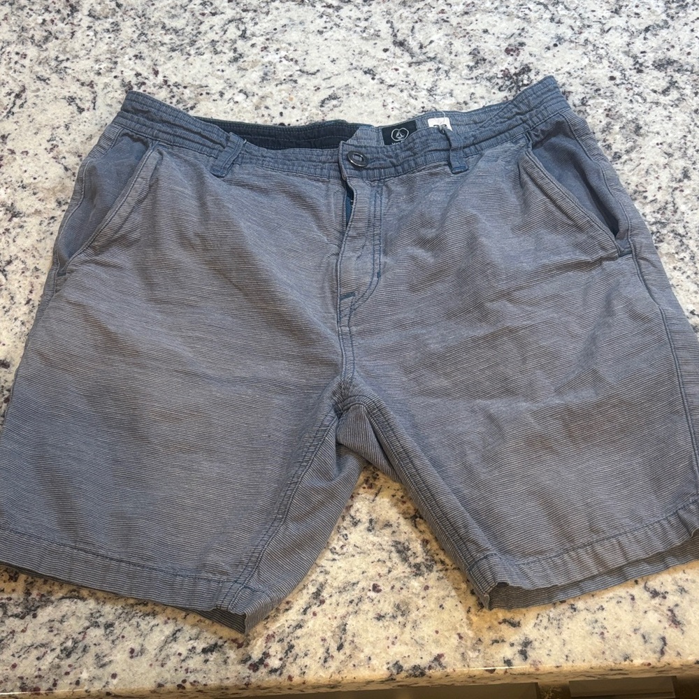Volcom Men's faded Blue/grey Shorts